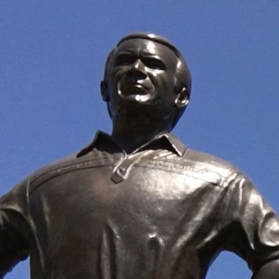 The most famous and best looking statue on Twitter. A 15ft bronze version of Barry Switzer commenting on everything sports. Not affiliated w/ OU.
#Sooners