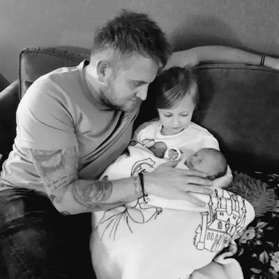 Huge NUFC fan, Eagles 🏈 done a fair few triatlons and love a cycle & gigs. Husband to Sarah, Dad to Evelyn born 12/02/16 5lb 14oz & Thea 21/10/21 5lb 2oz
