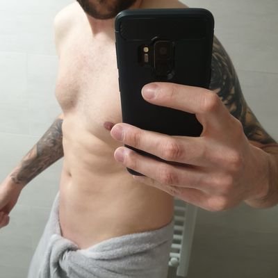 33 year old male looking to get into swinging. Cambs and surrounding area.