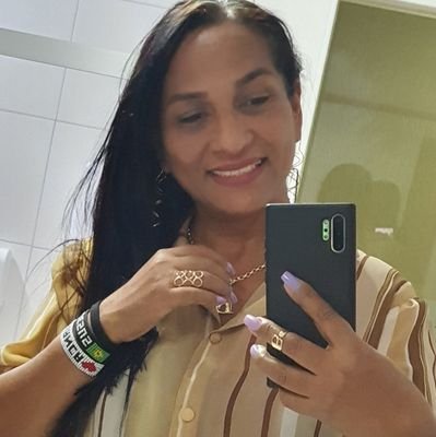 MissBiancaIMW's profile picture. † A serviço do Reino, com amor! †
.......... 
♡ Mãe do Príncipe Bernardo ♡
.......... 
[ :-) SEJA FELIZ (-: ]