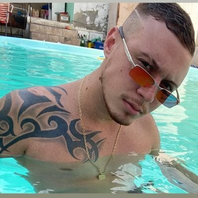 ygorlugerte's profile picture. Gaúcho, Gremista, 24 anos e papai do Pyetro