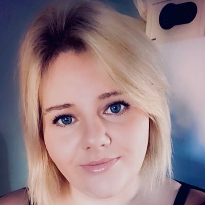 StoreyLianne's profile picture. 