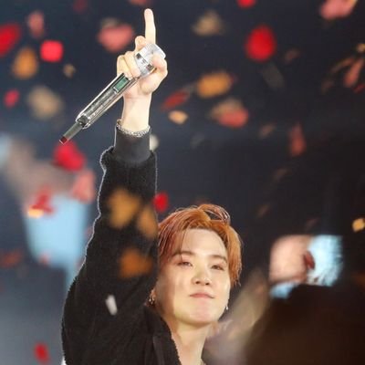 26/ she/her/🇮🇹
in way too many fandoms, mainly bts and bl tho, yoonmin enthusiast. look at my linked. Personal account.