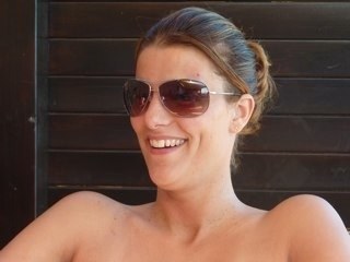 Werkt in het onderwijs / moeder van Isa / houdt van lekker eten / sport graag