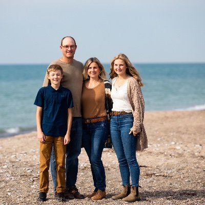 R60718356Amanda's profile picture. Insurance Broker, Designer, Wife,  Mother of 2