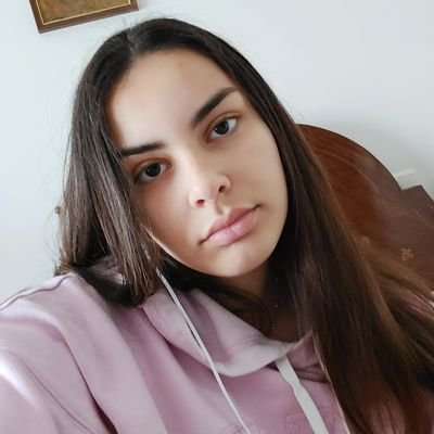 EstelaCoimbra's profile picture. 21 | PT 🇵🇹 | 🐕🏊‍♀️⚕️