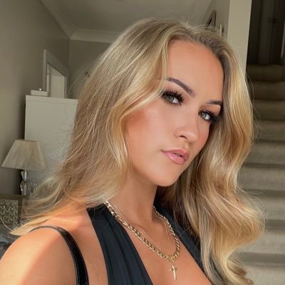 ell_clarkx's profile picture. 