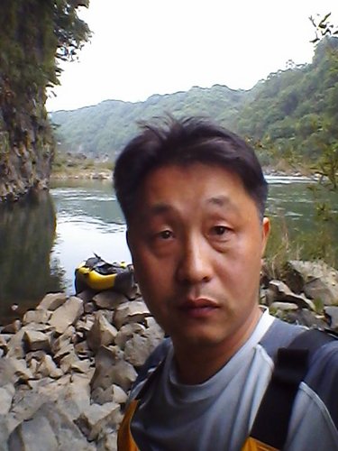 kjinbok's profile picture. 물처럼, 바람처럼, 돌처럼 살려한다.
김진영입니다.