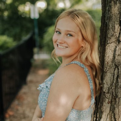 gracekrawburish's profile picture. fhs’22 varsity cheer and track