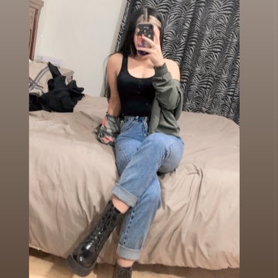 MedinaAlizay's profile picture. happy