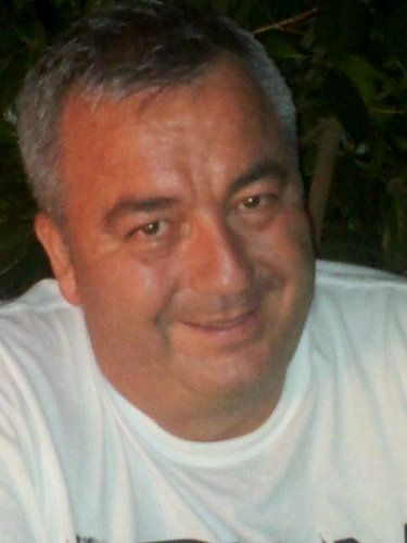 Her kuşa kanat olursan nereye konacağını bilemezsin. Kafama göre takip eder, onaylamasam da ilginç bulduğumu RT'lerim.