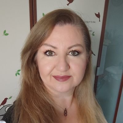 mezzokate's profile picture. Üsküdar Amerikanlı, MSÜ mezunu Opera sanatçısı, anne, drama öğretmeni, 💙💛 İzmirli, kedisever, bilinçli tüketici, blogger, Masalci Melo, Once Kadin Sonra Anne