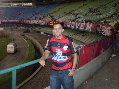 Sou uma pessoa como você. Gosto de fazer amizades, e curtir o melhor da vida e com certeza fazer coisas que me traz alegria.