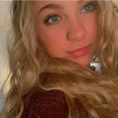 bethvince_'s profile picture. 