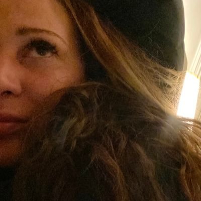 житель большого города. не хочу политики, не лезу, не обсуждаю, не осуждаю.