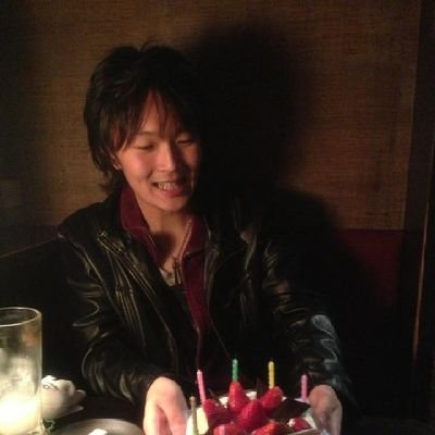 池尻にある広告会社のコピーライター。ここに紹介できるような実績を残していきたい。←元々は求人広告の代理店でコピーやライティングを中心にやってました。
≪しないこと≫政治批判、コピーや広告について崇高な哲学話
≪すること≫意識低い話、どうでもいい話、いいね!がつきそうもない話
