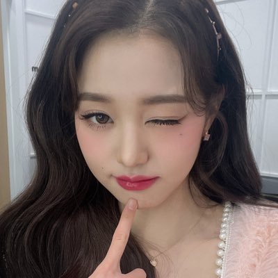 jwnive's profile picture. #장원영 ♡