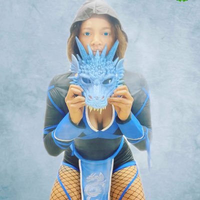 Female Wrestler U.K. based you want the heat well I’m bringing the fire 🔥 🐉