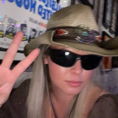 jdurksss's profile picture. Casey Anthony for prison. My pet is basically a dinosaur… Not a threat, just a warning