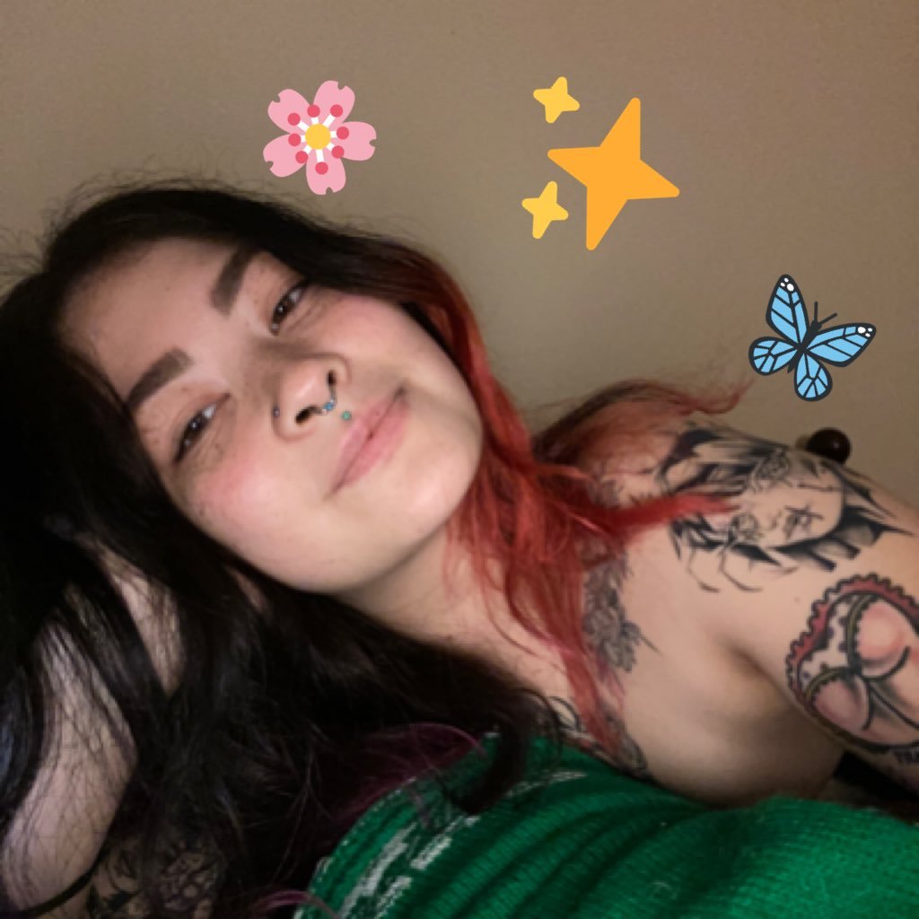 dog enthusiast and food lover | lil headbanger & hooper 💫 | she/they | fuck 12