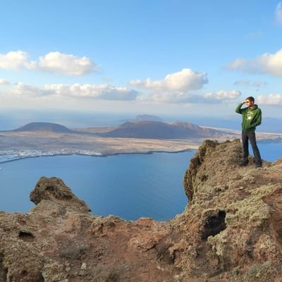 Ambientólogo

MSc en Biodiversidad terrestre y conservación en islas🌋🌱🦎