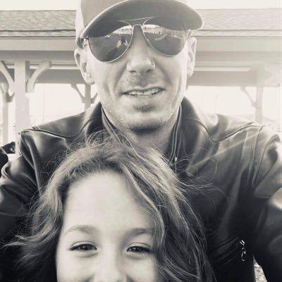 GunzNGuitars81's profile picture. strategic investor trying to make a better life for my kids, hunting, fishing, guns, Les Paul guitars, robotics tech day job.