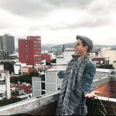 conoce, comparte, baila, come y bebe. que la vida es breve