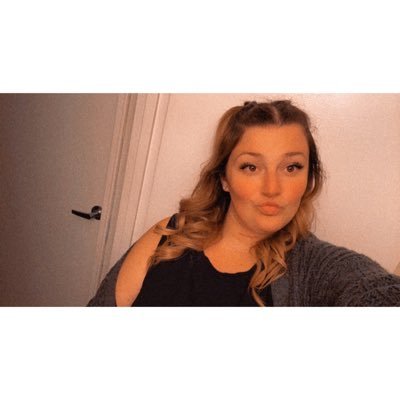 AutumnTusi's profile picture. 🥴