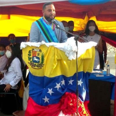 “Cuando los Caminos se ponen Duros, solo los Duros Caminan”

||Alcalde Bolivariano del Municipio Cedeño||