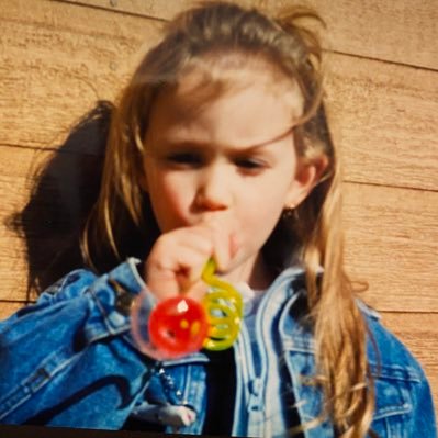 jordannhunsy's profile picture. she/her