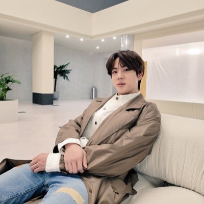 stickytapesss's profile picture. LYBKK 190406 | AGUSTDSG 230618