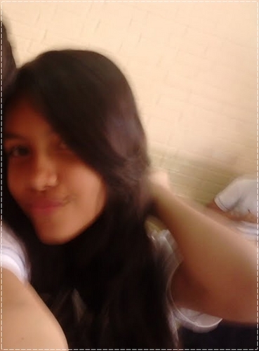 ...' 
              Por aii' *---*