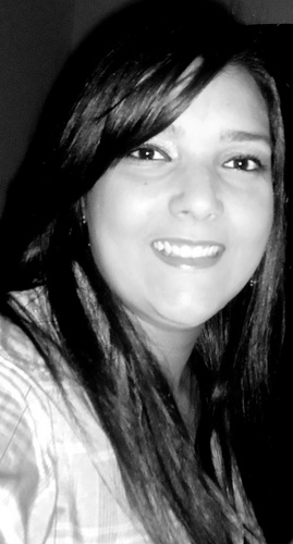 ♥ Não sei se estou Perto ou Longe,Se peguei o rumo Certo ou Errαdo.Sei Apenαs q sigo em frente,vivendo diαs iguαis de formα diferente!♥