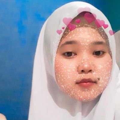 yoraniki's profile picture. 1/2