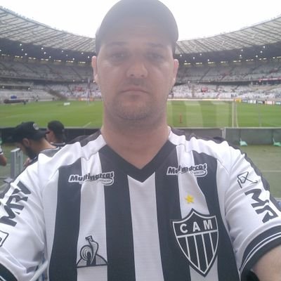 Pai da Luísa, Diretor da Escola Estadual Melquíades Batista de Miranda em São José dos Salgados/Carmo do Cajuru MG. Torcedor do Clube Atlético Mineiro!!!