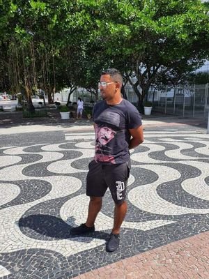 Henrykemukai's profile picture. Seguro de si mesmo porem livre