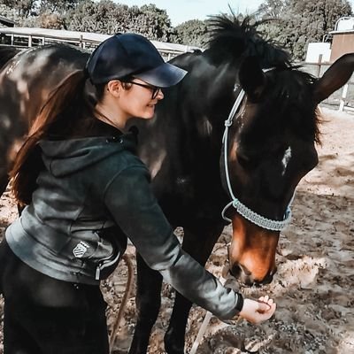 Créatrice de contenus Web équestre 🏇
Horsemanship, dressage et grand air 🏞️
Plant-based 🌿