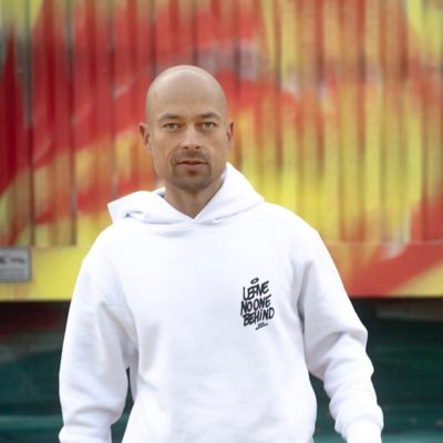 fresh102's profile picture. 🇩🇪Berlin | 📷 #Sony | 🚙 🔋🚲