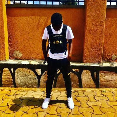 lenny_legacy's profile picture. Try to play cool😉👻
Give no f***k😈