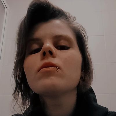 LuriYuri's profile picture. 1995. Lesbiana, MUY Lesbiana y MUCHO Lesbiana.
#Galicia
