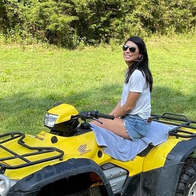 Chels_Bennett's profile picture. 