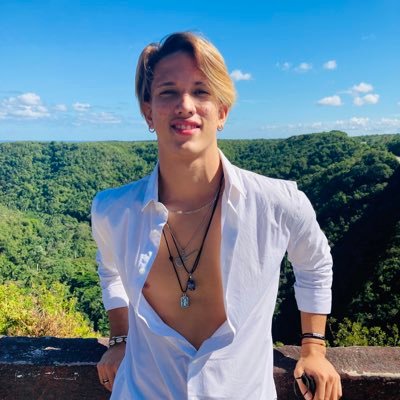 AdamsReyes2's profile picture. Cubano🔥.       Patria y vida 🇨🇺