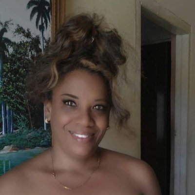 Jefa Técnica del Ministerio de Energía y Minas. Cubana orgullosa y defensora de la Revolución.