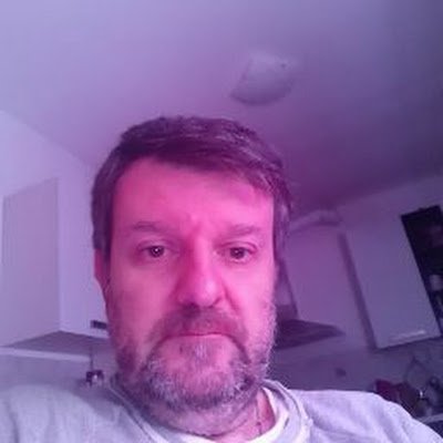 sono uomo onesto e sono disoccupato sto cercando lavoro io sono in provincia Como