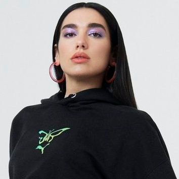 Your #1 source of charts about the 3x grammy-winner artist Dua Lipa | Fan Account