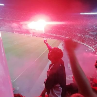 River y nada más. ⚪❤⚪
Piojoso hasta que me muera \(87)/
Caraza🏳