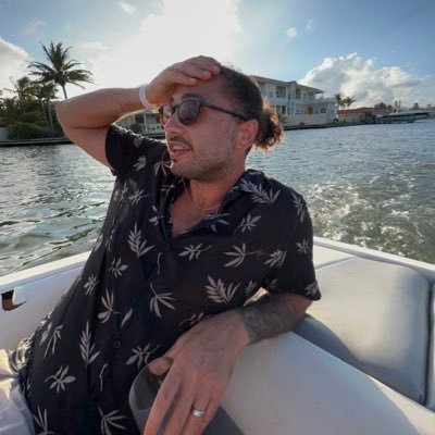 hardy_s_m's profile picture. When it comes to something new be naive enough to start & stubborn enough to finish