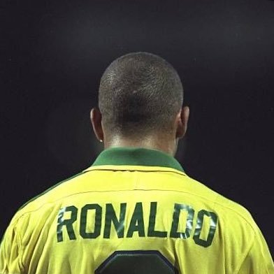 صاحب حساب Brazil_Fans9 في انستغرام اتحدث هنا عن كرة القدم بشكل عام من منظور تحليلي اكثر منه اخباري .. الحساب البديل للحساب الموقوف Mohammedarwiish معكم دائماً