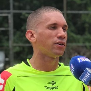 Adotado pelo Eterno, Líder de Célula, dileção por Israel, Ag. Monit. IV, árbitro de futebol, cursando Eng. Amb. e mentor no Projeto Esportivo Azurra. Maranata!
