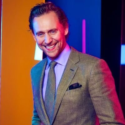 A Tom Hiddleston fan page often with fun themes. No paparazzi or gossip pictures/talk 🚫. Not Tom Hiddleston or his rep.